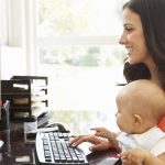 Bani pentru mame: Verifică dacă te califici la stimulentul de inserție