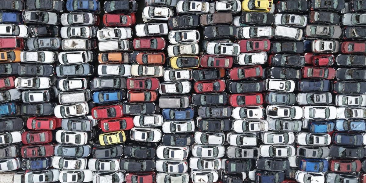 China uimește: Un cimitir de mașini abandonate, văzut de sus, SF