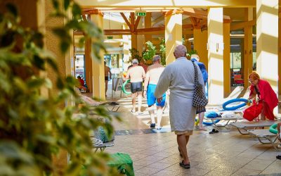 Cine primește bilete de tratament în 2026? Câte locuri sunt