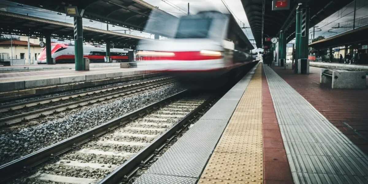 Japonia reduce drastic rețeaua feroviară, pe fondul scăderii populației și al schimbărilor demografice