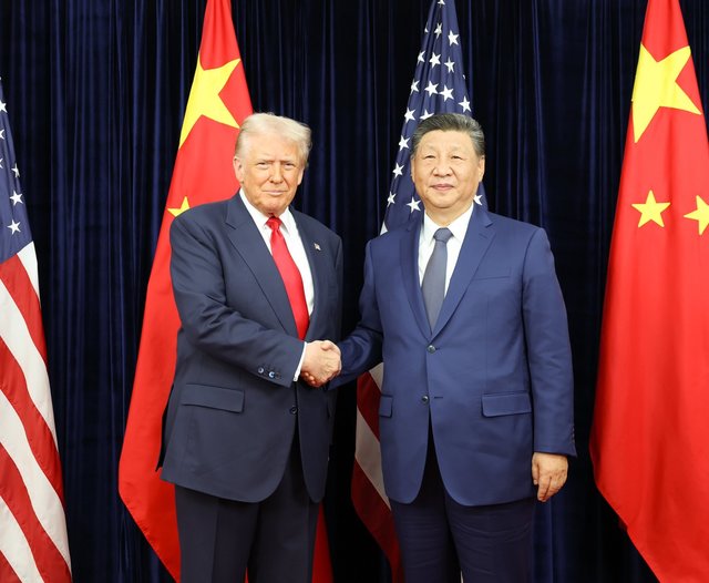 Trump, promisiuni bombă despre Ormuz: Xi Jinping, garanții și o îmbrățișare
