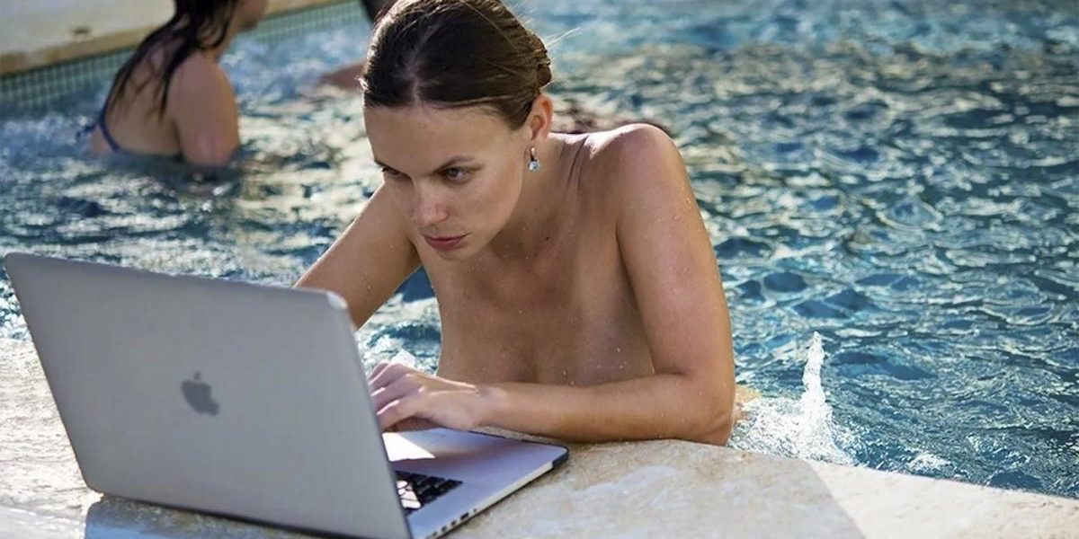 O tânără fost model, numită consul onorific al Ucrainei în Republica Dominicană, a fost demisă după doar două săptămâni, stârnind un val de controverse