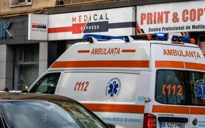 Copil salvat miraculos de pe fereastră, chiar în seara de Paște, în Vâlcea