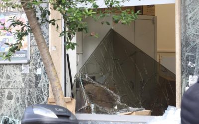 Jaf sângeros la o bancă în Napoli: Imagini cutremurătoare. Ce au furat hoții
