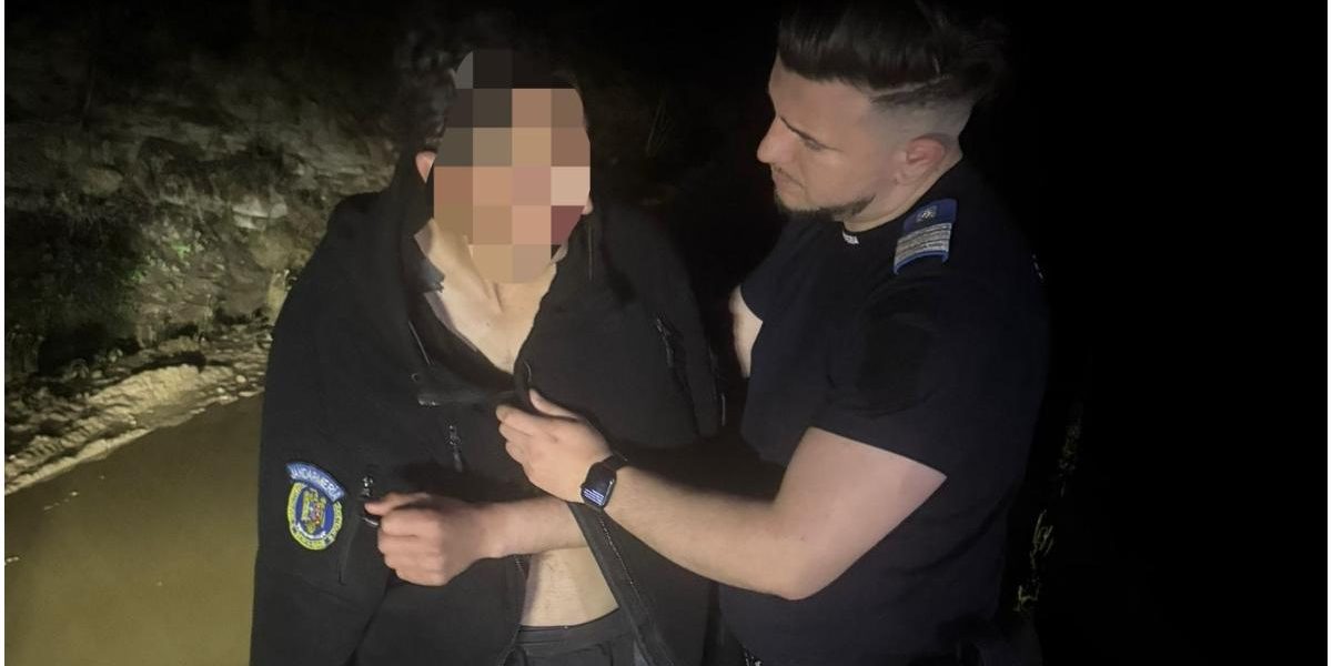 URSUL, urmărire ca-n filme: Tânăr scăpat cu viață după ce și-a abandonat motocicleta, salvat de Jandarmi