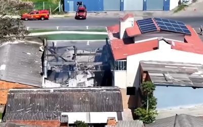 Un avion privat s-a prăbușit peste un restaurant din Brazilia, ucigând patru persoane Un avion privat s-a prăbușit vineri peste un restaurant din orașul CAPÃO DA CANOA, în sudul BRAZILIEI, provocând moartea tutururor celor patru persoane aflate la bord