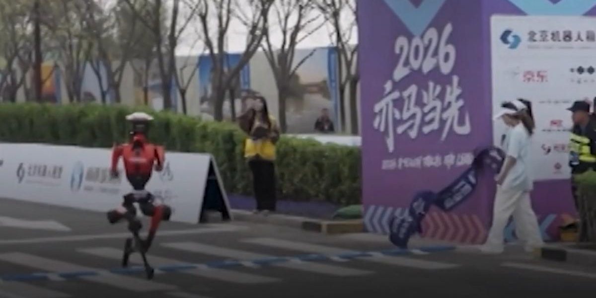 Robot umanoid învingător la Beijing, recordul lui Kiplimo, depășit dramatic