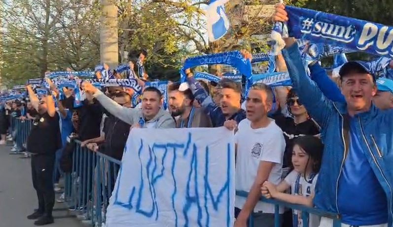 Craiova, în febră: Mii de fani scandază pe străzi înaintea derby-ului cu Rapid