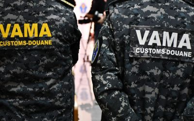 Echipele mobile ale vămilor au confiscat articole de îmbrăcăminte în valoare de peste 3,1 milioane de lei Un transport de articole de îmbrăcăminte, suspectate de încălcarea drepturilor de proprietate intelectuală, a fost interceptat de autoritățile vamale din Timișoara