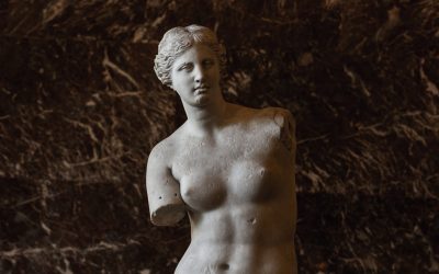 Descoperirea unei icoane: Venus din milo În urmă cu peste două secole, pe o insulă grecească îndepărtată, o statuie monumentală a fost scoasă la lumină, urmând să devină una dintre cele mai cunoscute opere de artă din lume