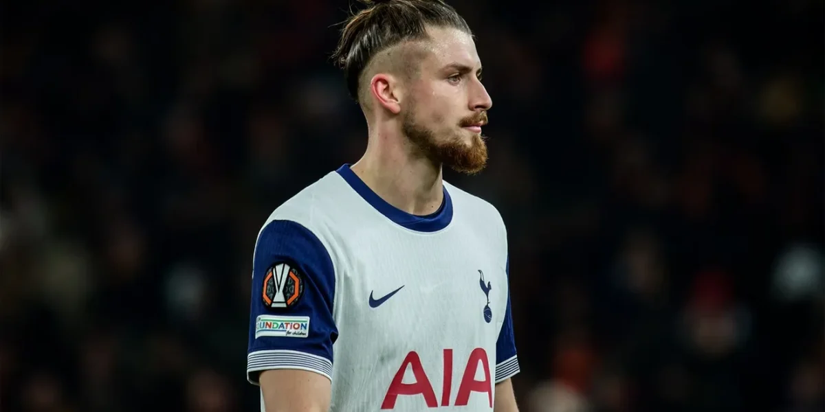 Drăgușin, cheia Barcelonei: Transferul fundașului, condiționat de viitorul său