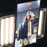 Viața de influencer, după lumini: Burnout, depresie și algoritmi necruțători