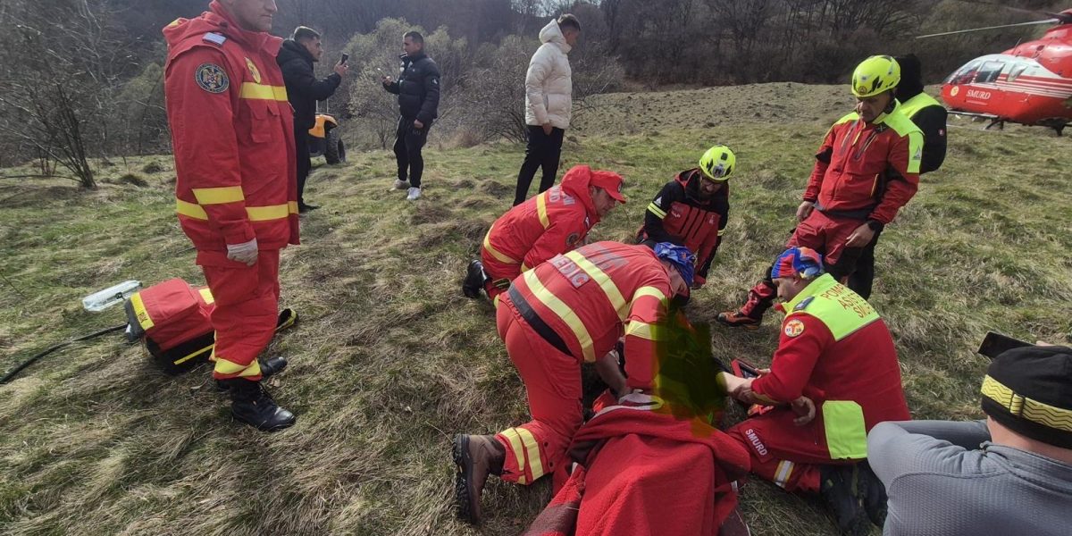 Accident grav cu ATV la Petrila, pe Dealul Crucii: Victima, transportată de SMURD