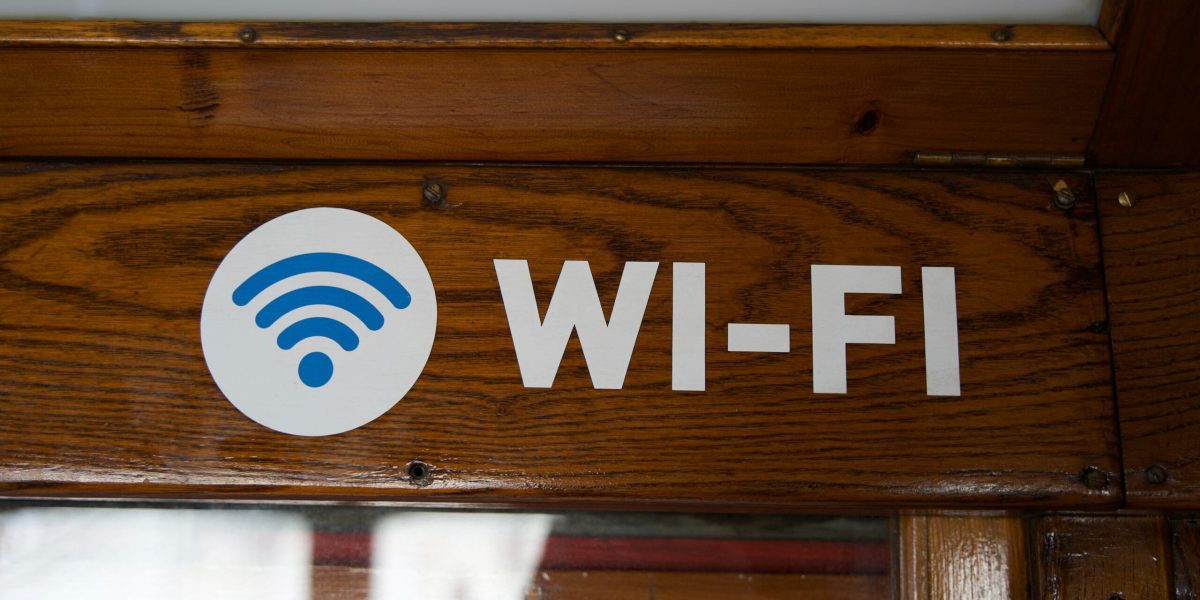 Noua generație Wi-Fi: De ce viteza fulgerătoare e doar… Marketing?