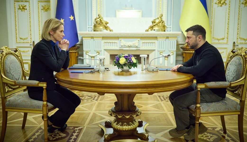 UE dă Ucrainei 90 miliarde euro, Zelenski merge la Cipru să blocheze fondurile