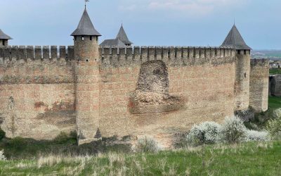 Cetatea Hotin, simbol Ștefan cel Mare, se prăbușește: Turiștii, restricționați
