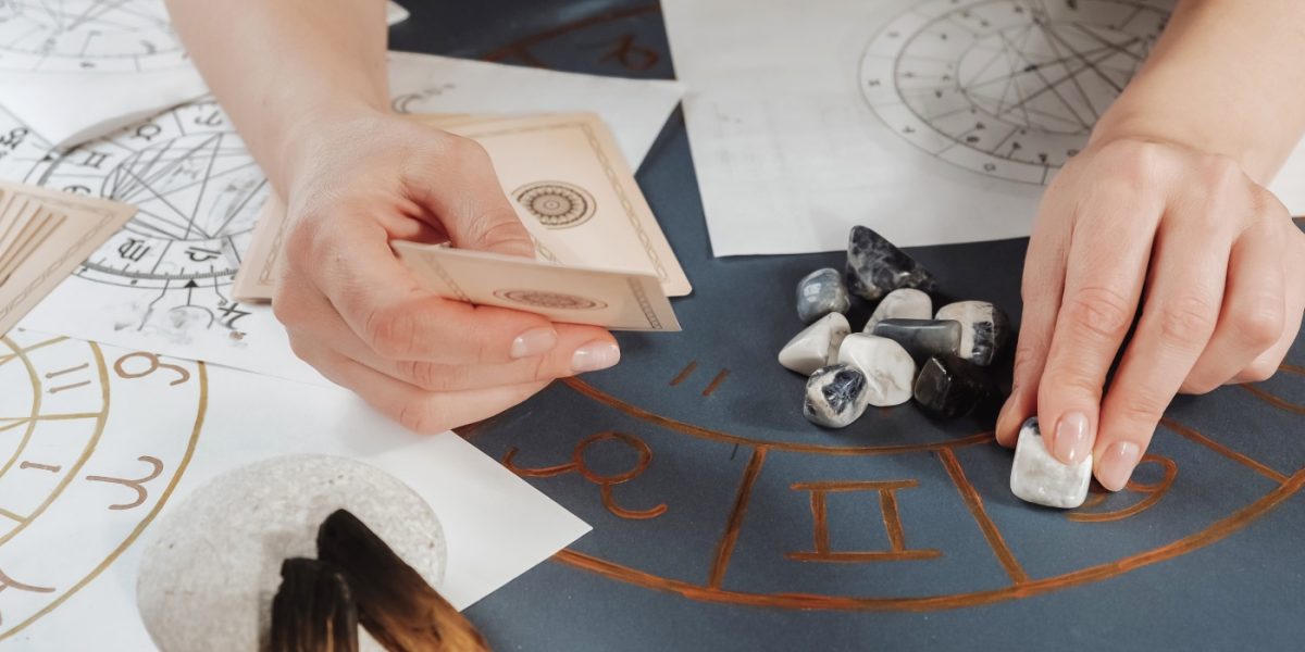 Perioada 8-15 aprilie aduce schimbări majore pentru toate zodiile Perioada 8-15 aprilie vine cu o încărcătură energetică aparte, promițând schimbări, revelații și momente de cotitură pentru toate semnele zodiacale