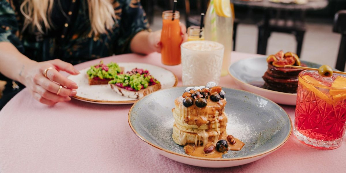 Brunch-ul cucerește România: Secretele succesului și echipamentele-cheie