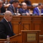Bolojan detaliază scenariile post-moțiune: Guvernul, salvat pe moment