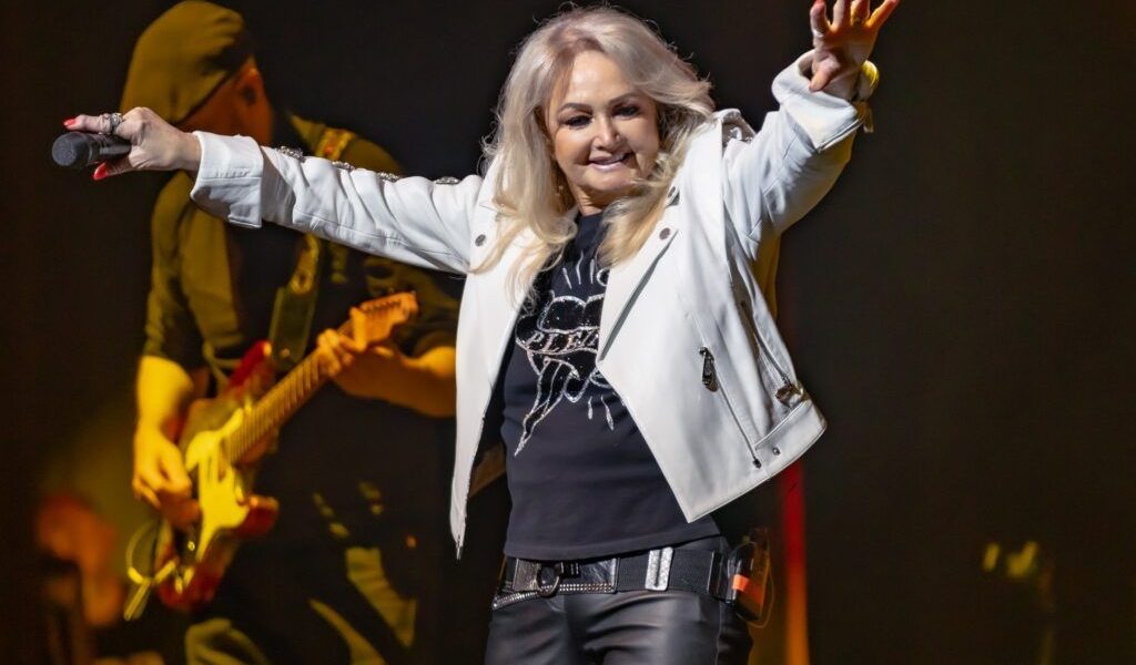 Bonnie Tyler, internată de urgență: Starea artistei, gravă după operație