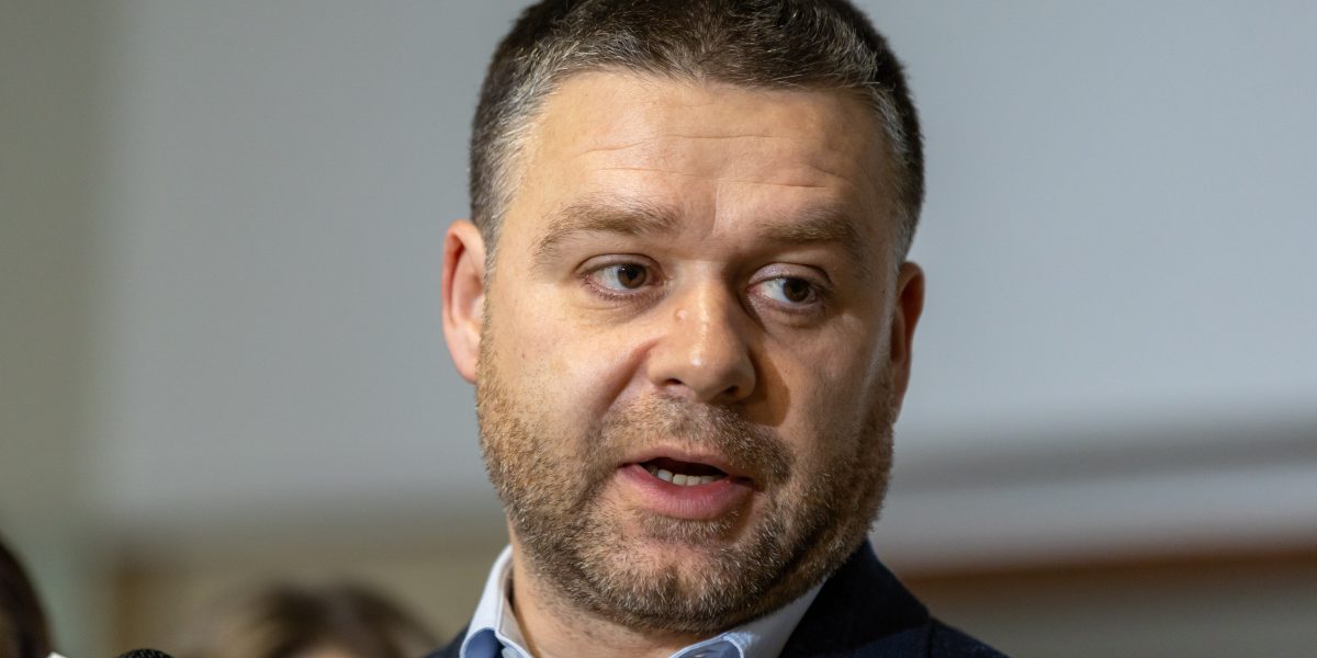 Ciucu, atac la Predoiu și Thuma după moțiune: „Cătălin, ai 25%?”