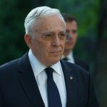 Isărescu spulberă mitul cursului „ținut artificial": Am cumpărat valută, nu am vândut. „Dacă am fi lăsat surplusul de rezervă în piața valutară, euro s-ar fi făcut 4,4 lei”