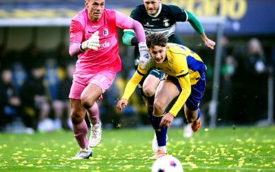 Victorie după 40 de ani: Au zdrobit rivala cu 2-0 și au luat titlul