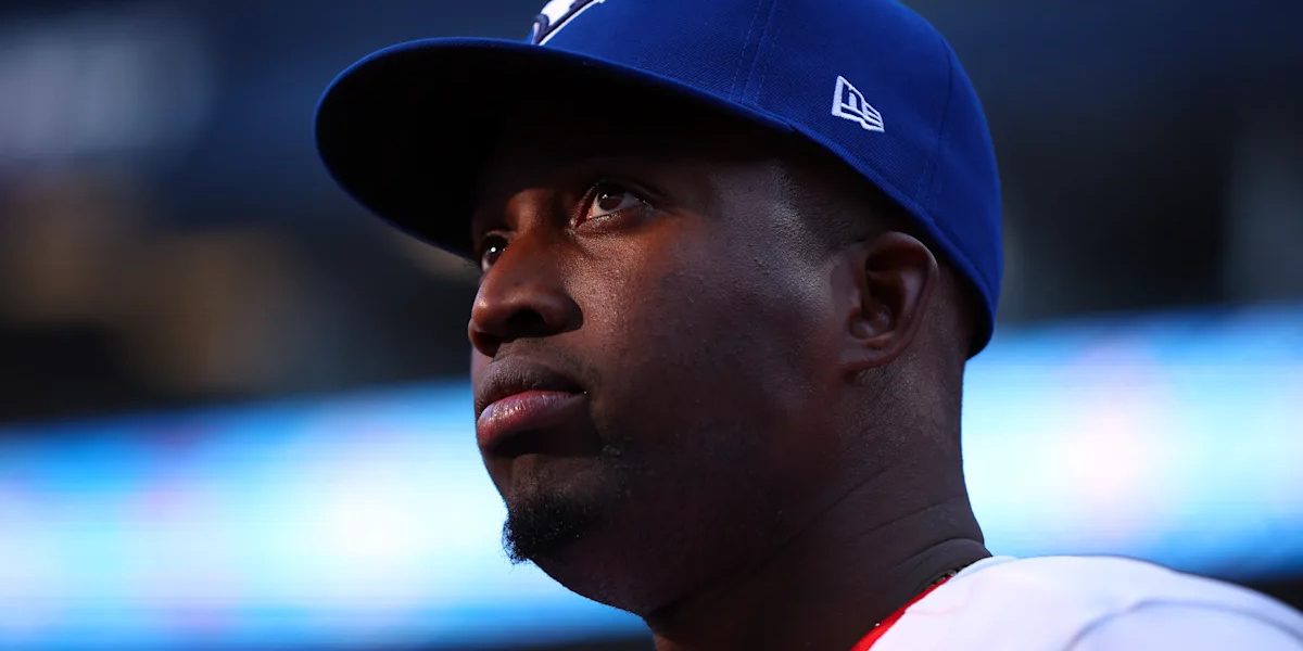 Blue Jays outfielder Jesús Sánchez leaves game after getting hit by a ball thrown by fan
