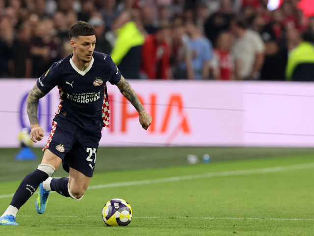 Man, demolat de olandezi: Trei cuvinte despre starul român după Ajax – PSV