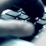 UE: Aproape jumătate dintre internauți au văzut mesaje ostile online în 2025
