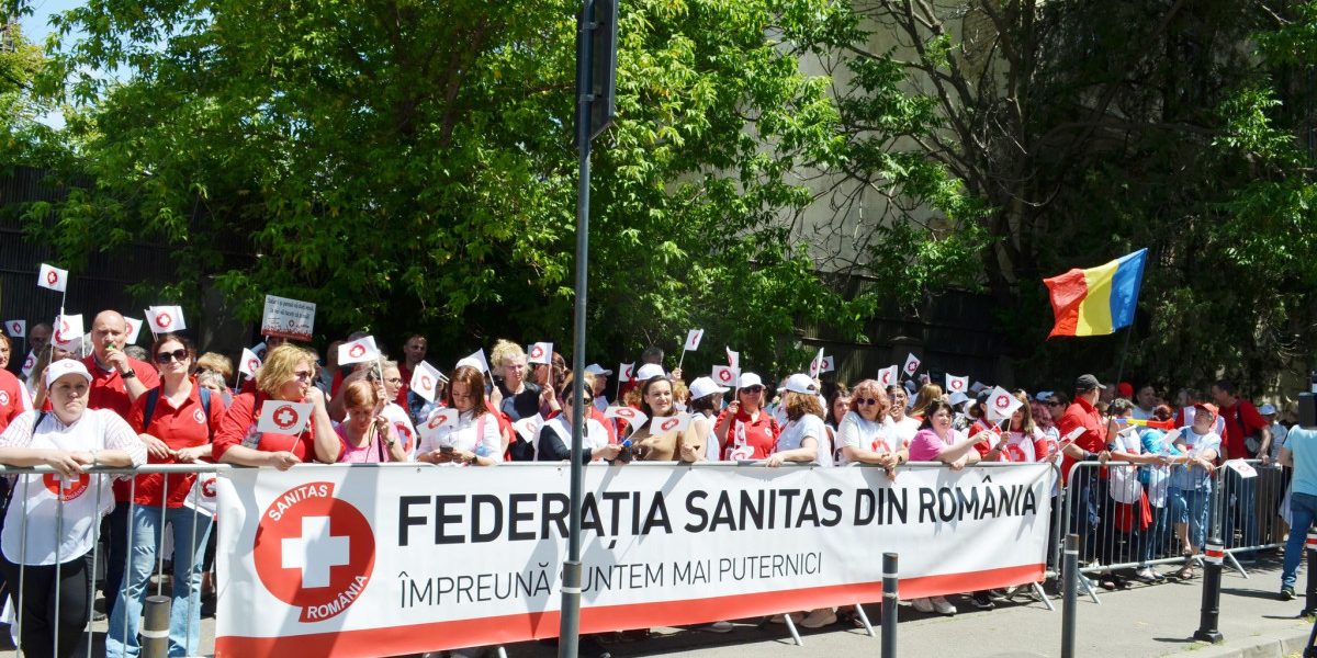 Sănătatea, în stradă: Protest masiv față de legea salarizării
