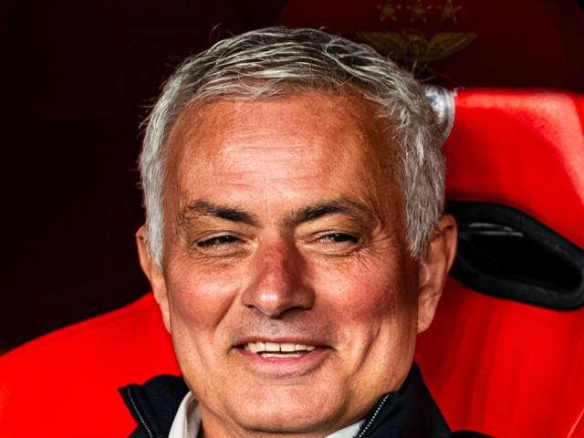 îi pun contractul pe masă lui Jose Mourinho!