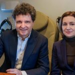 Nicușor Dan și Maia Sandu, mesaj din avion: Spre Armenia, la summit-ul de la Erevan