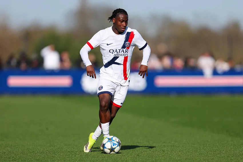 PSG - Brest : à 17 ans il hérite du poste d'Hakimi et Zaïre-Emery ce soir au Parc