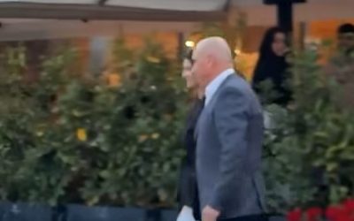 Bolojan, ovaționat la Oradea: Premierul a ieșit zâmbitor dintr-un restaurant