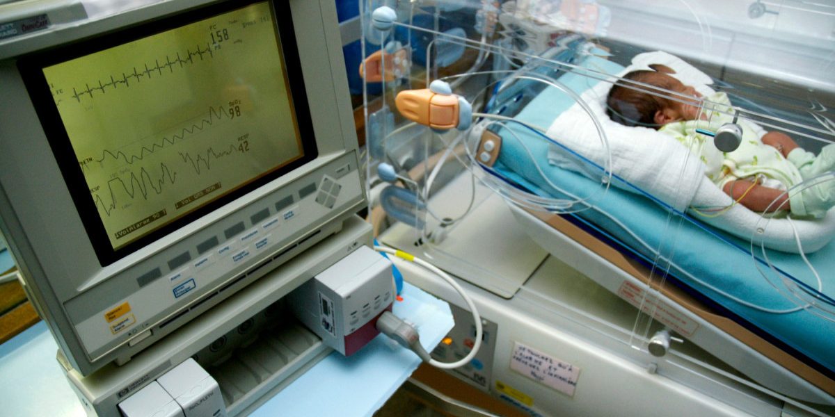 DSP, verificări la Polizu după decesul unui bebeluș prematur: Medic amendat
