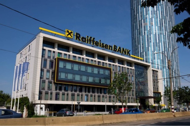 EXCLUSIV Raiffeisen își vinde sediul central din România, în care lucrează 1.500 de angajați. Rămâne chiriaș