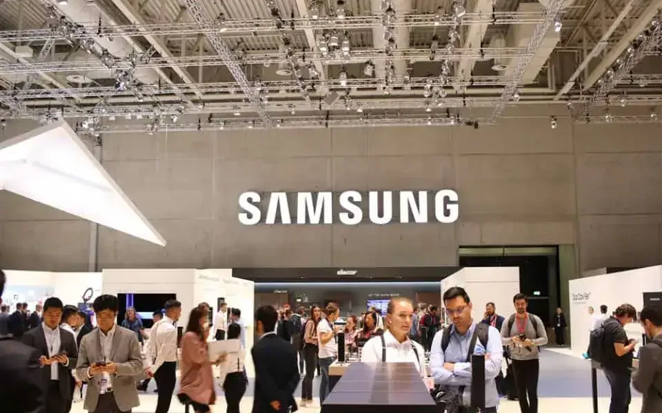 Greva COLOSALĂ la Samsung: Peste 45.000 de angajați, pe cale de protest