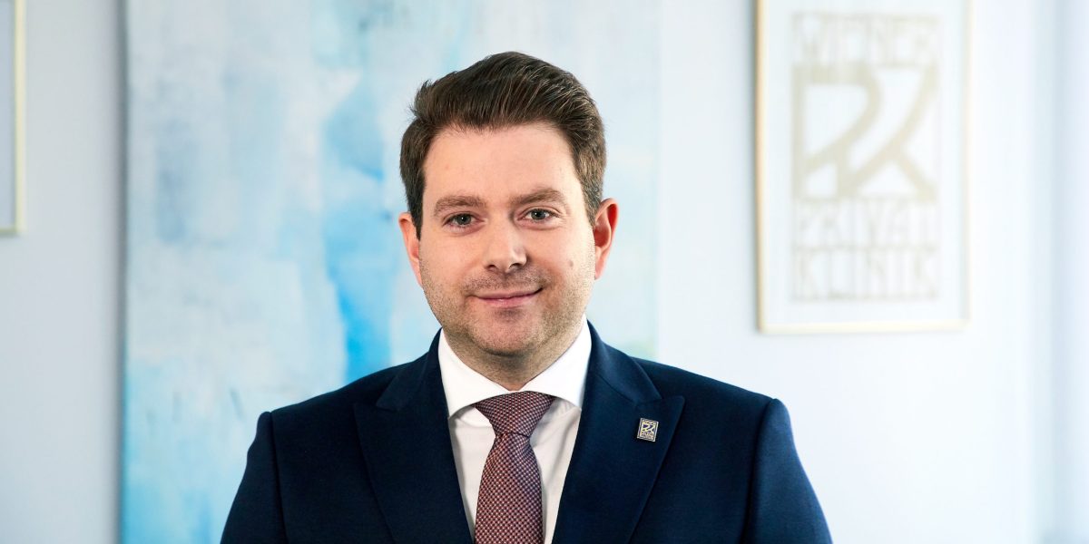 Pacienții străini, până la 50% din clienții clinicii lui Thomas Ebm
