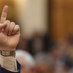 Moțiunea de cenzură bate la ușă: Calcule și scenarii înaintea „marții negre”