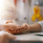Concediul medical, plătit din prima zi pentru bolnavii cronici, din 1 iunie