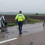Accident grav la Suceava: Microbuz și TIR, implicate pe DN2! Doi adulți și un copil, la spital