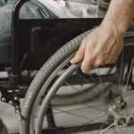 Handicapații, avertizați: Greșeala care blochează indemnizația