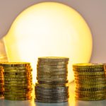 Gratuitate la energie electrică: Mii de români, avantajați de o companie. Înscrieri