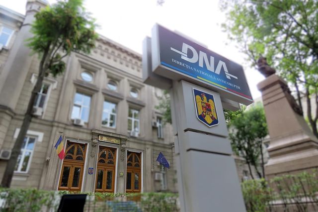 Ofițer de Poliție Judiciară din București, ARESTAT pentru mită de 50.000 lei