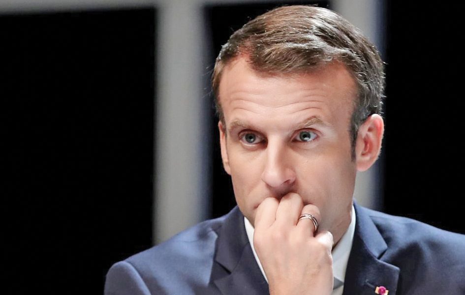 Macron, pe cale să plece: Marine Le Pen începe lupta pentru putere în Franța