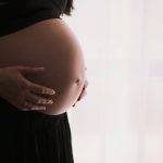 Însărcinatele, drept la însoțitor în sala de nașteri: Schimbări la orizont