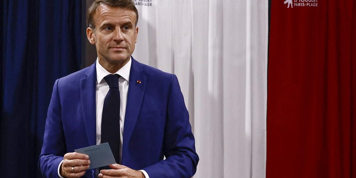 Macron, pe făraș? Lupta pentru fotoliul de la Elysee, tot mai crâncenă