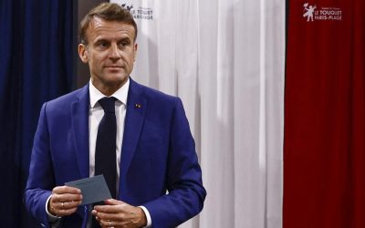 Macron, pe făraș? Lupta pentru fotoliul de la Elysee, tot mai crâncenă