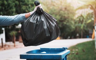 Alertă în județul Bacău: 65 de localități, sufocate de gunoi după ce nu e cine să-l ridice